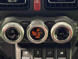 車内空調は&rdquo;AUTOエアコン&rdquo;にお任せ。運転に集中出来ますよ!