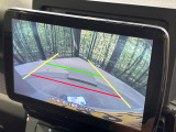 【バックカメラ】駐車時に後方がリアルタイム映像で確認できます。大型商業施設や立体駐車場での駐車時や、夜間のバック時に大活躍!運転スキルに関わらず、今や必須となった装備のひとつです!