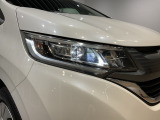 LEDヘッドライトで夜道も安心!