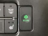 ★ECONスイッチ★ エコドライブを加速しよう!スイッチをONにすると、運転の仕方によるロスを抑え込み燃費をよくするようクルマが頑張ります(*^ー^*)燃費向上にチャレンジ♪