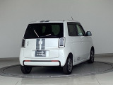 バックカメラが付いているのでバックでの車庫入れも安心です。