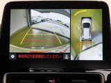 車両を上から見たような映像を映し出すパノラミックビューモニター付きです。
