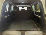 後席を格納すると、これだけの広さが!シーンに合わせたシートアレンジで、大きな荷物も積むことが出来ます♪