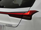 展示台数約40台、広い展示場、広いショールームルームで楽しいお車選びを。 お気軽にご連絡ください。