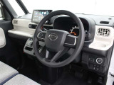 運転席廻りです。