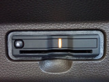 ■【ETC車載器】が装備されています。セットアップをしてお渡しとなり、ETCカードを差し込むだけで高速道路の利用が可能です。