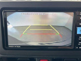 バックモニター付き。 車両後方の映像が画面に表示されるので、車庫入れが苦手な人も安心です。ただし、目視確認もお忘れなくお願いいたします。