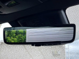 【デジタルインナーミラー】後席の大きな荷物や同乗者で後方が確認しづらい時でも安心!カメラが撮影した車両後方の映像をルームミラー内に表示。クリアな視界で状況の確認が可能です!