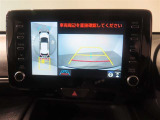 バック時の運転をサポートするバックガイドモニター&パノラミックビューモニター