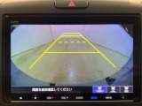 リアカメラ付で、後方をナビ画面で確認。車庫入れも安心です。もちろん、バックギアと連動しています。