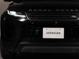 LEDヘッドライトとフロントフェイスを際立たせるシグネチャーデイタイムランニングライト(DRL)が装備!昼でも存在感があります。