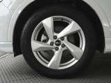 アウディ認定中古車は1年間、走行距離無制限の認定中古車保証が無償で付帯されます。