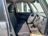 運転席側から観たフロントシートのイメージです。