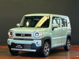 中古車専門再生工場にて熟練専任スタッフが丁寧に清掃、仕上げを実施しております。また、お客様に安心してご検討いただける様、公取協が定める基準に基づき車両検査を実施し、車両状態評価証を発行しております。