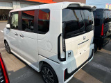 ☆お車についた傷やヘコミ、事故の修理もハヤシにお任せください。自社鈑金工場で修理ができますの安心です☆