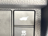 【パワーバックドア】スマートキーや運転席のボタンを押すだけでリアゲートが自動で開閉します!荷物を持っている時や、高い位置にあるバックドアを閉める際に便利な機能です♪