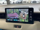 【マルチビューカメラシステム】専用のカメラにより、上から見下ろしたような視点で360度クルマの周囲を確認することができます☆死角部分も確認しやすく、狭い場所での切り返しや駐車もスムーズに行えます。