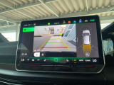 4台のカメラを駆使して運転席から確認しずらい周囲の状況をディスプレィに表示。