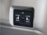 ◆両側電動スライドドア◆狭い駐車場でも乗り降りが楽々♪お子様が隣の車にドアを当ててしまう心配もございません!小さなお子様連れの方もこれで安心。