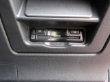 見栄えよくすっきりと収まるETC車載器です。高速道路の料金所をスムーズに通過でき、快適なドライブをサポートします。(※支払総額にセットアップ費用は含まれておりません。)