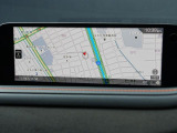 マツダコネクトの10.25インチワイドセンターディスプレイです。『Android Auto』『Apple CarPlay』や独自のコネクテッドサービスに対応したインターフェイスシステムです。