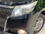 【LEDヘッドライト】悪天候や夜間走行時も良好な視界を確保し安心して運転できる高輝度LEDヘッドライトを装備!点灯速度が早く、消費電力も抑えられています。