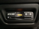 ハンドルの右下にETC2.0がついています。高速道路の料金所の通過も楽々です!。 カードの取り出しもしやすい場所についています。