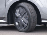 16インチホイールに「185/60R16 86H」タイヤを装着。