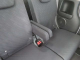 いざという時には4人乗車が可能です。アームレストも付いてます