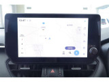 ディスプレイオーディオを装備。スマホとクルマをつなぐことで、これまでのナビに加えて、いろんなサービスが楽しめます。