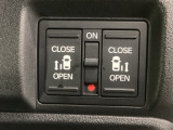【両側パワースライドドア】両側がパワースライドドアになっており、運転席のスイッチやスマートキーでも開閉が可能です!開口部も広いので乗り降りも楽々♪