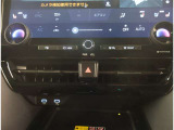 オートエアコン付き!温度設定のみで快適温度が保たれますよ〜!