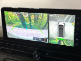 【アラウンドビューモニター】専用のカメラにより、上から見下ろしたような視点で360度クルマの周囲を確認することができます☆死角部分も確認しやすく、狭い場所での切り返しや駐車もスムーズに行えます。
