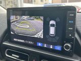 真上から車を見たようにモニターで確認ができるマルチビューカメラシステム!是非実際の車で体感してみてください!