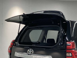 ガラスハッチで後方に余裕がない狭い駐車場などでの開閉が可能になります。