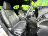 運転席シート廻りは使用感も少なく、良好な状態となっています。前オーナー様が丁寧に使っていたことがよくわかりますね。