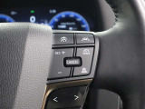 レーダークルーズコントロール作動時に車線維持に必要な運転操作の支援を行う「レーントレーシングアシスト(LTA)」を搭載しています。