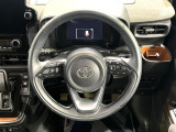 【純正革巻きステアリング】上質な革を使用することで、手にしっかり馴染みとても運転しやすいハンドルです♪