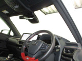 見通しのよいすっきりとした視界で、誰でも運転しやすいです。運転のしやすさは疲れにくさにも繋がりますよ♪