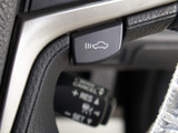 衝突回避支援型プリクラッシュセーフティシステム 前方に出現した障害物に対し警報を発し、ドライバーに警告。同時にブレーキアシストにより衝突回避と速度を軽減します。