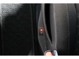 運転席・助手席に寒い日に快適なシートヒーター装備!寒い季節にはありがたいですね!