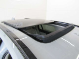 全て開けばオープンカーのような気分。キャンプやレジャーでも大活躍です。
