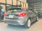 BMWのメカニックによる、100項目の納車前点検エンジン、ミッション、マフラー、電気系統やコンピュータなどを詳細に点検します。交換基準の部品があれば、純正部品を使用し整備した後にお客様にお渡しします。