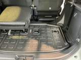乗車人数や荷物の量、車内での過ごし方に合わせて、シートのレイアウトを変更できます。