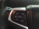 ステアリングスイッチ付!運転中も目線を動かす事無く音量等の操作可能!