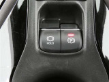 電動パーキングブレーキを搭載。スイッチ操作でパーキングブレーキを作動・解除することが可能なため操作に力は不要ですよ♪