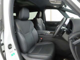 長時間の運転でも疲れにくいシートです。