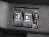 ◆両側電動スライドドア◆狭い駐車場でも乗り降りが楽々♪お子様が隣の車にドアを当ててしまう心配もございません!小さなお子様連れの方もこれで安心。
