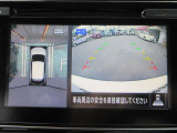 ナビ画面にアラウンドビュ-モニタ-の映像を映し出しています。  狭い場所での車庫入れをサポ-トしてくれる便利アイテムです。
