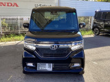 お客様に安全で快適なカーライフをお送りいただくために、中古車にも高いレベルの品質基準を設け、その基準に従って、全ての中古車について納車前整備を実施しています。